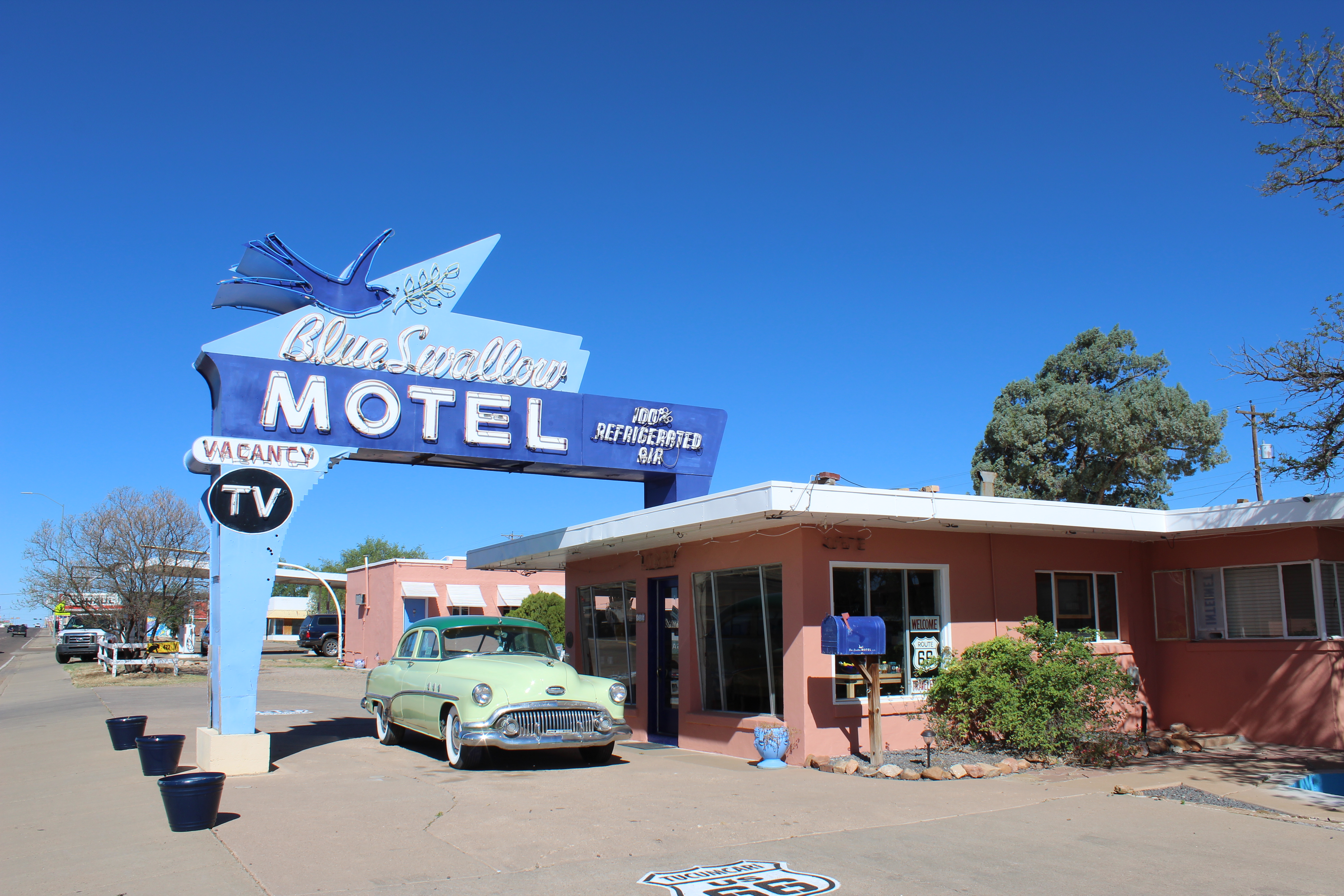 Blue Swallow Motel