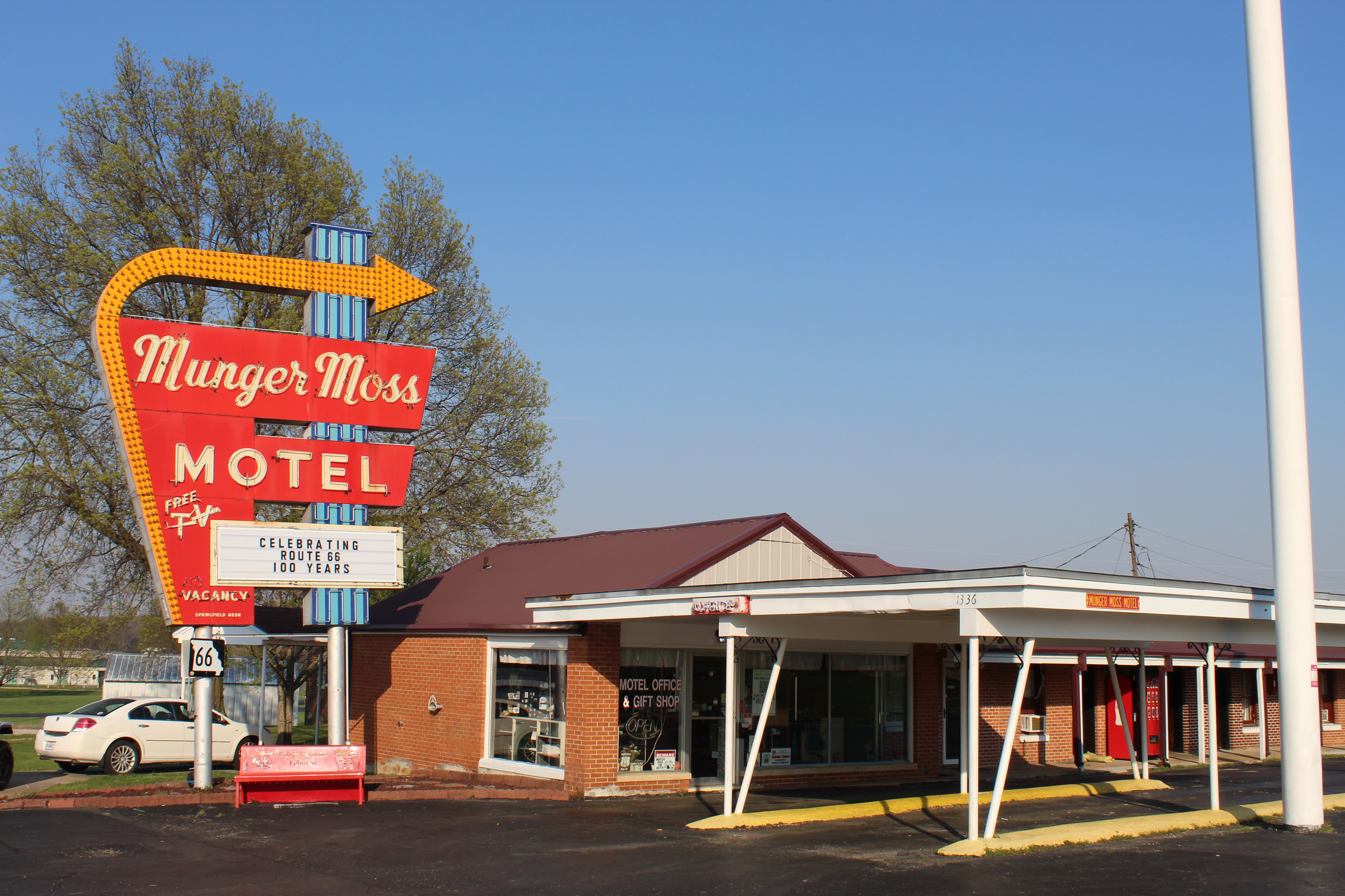 Munger Moss Motel in Lebanon, Missouri