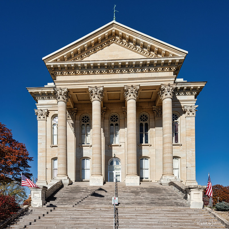 Macoupin County Courthouse in Carlinville, Illinois